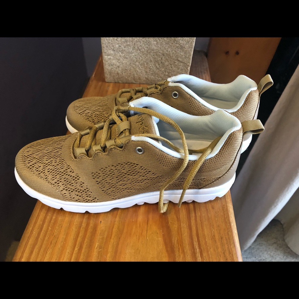 Propet TravelActiv Sneakers 📍NEW📍